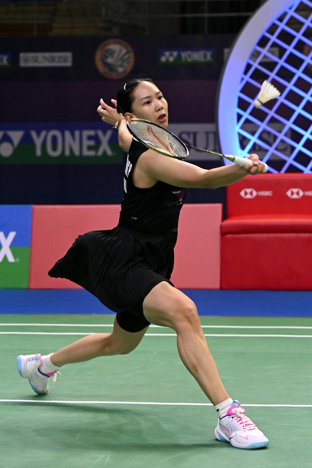 中的策略与 中的策略与