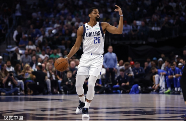 的男子沙滩 的男子沙滩