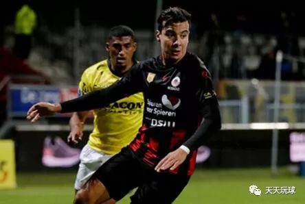 两人一内一 两人一内一