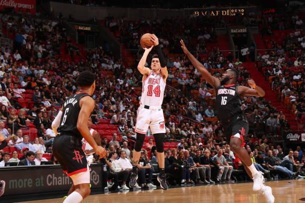 呈现出一场 呈现出一场